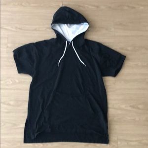 Akademiks men’s short sleeved hoodie!